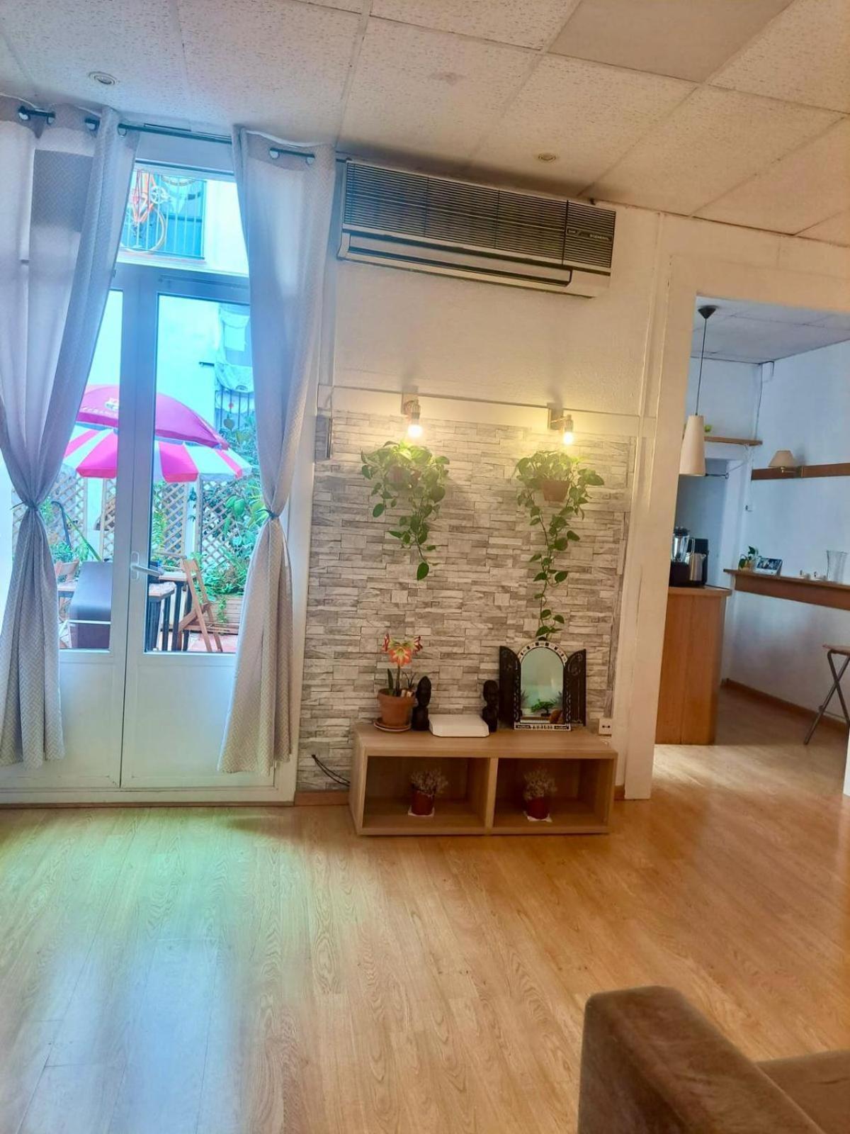 Habitacion Para Grupos Hasta 8 En Plena Rambla De Cataluna Barcelona Luaran gambar