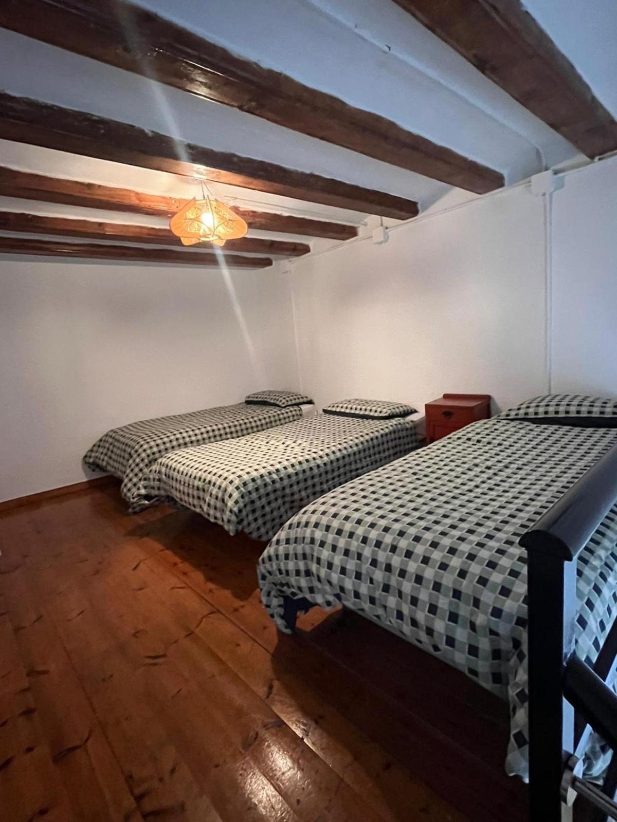 Habitacion Para Grupos Hasta 8 En Plena Rambla De Cataluna Barcelona Luaran gambar