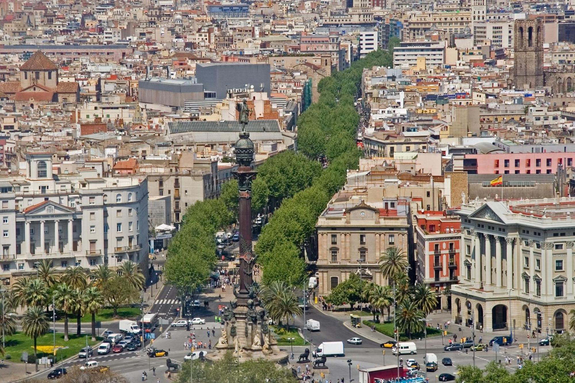 Habitacion Para Grupos Hasta 8 En Plena Rambla De Cataluna Barcelona Luaran gambar