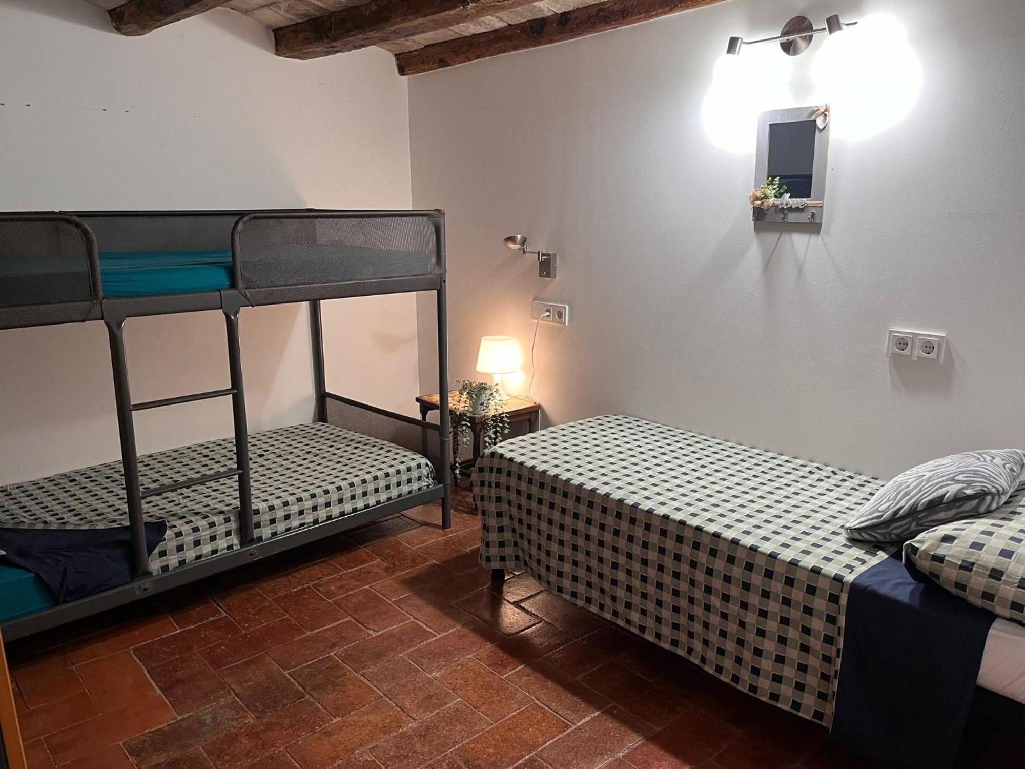 Habitacion Para Grupos Hasta 8 En Plena Rambla De Cataluna Barcelona Luaran gambar